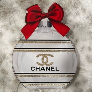 Holiday Fashion Ornament Wood Display